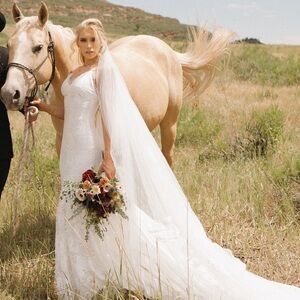 Grace Loves Lace CLO Wedding Dress XS